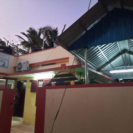 Raghavi Tourist Home Komoryn Zewnętrze zdjęcie