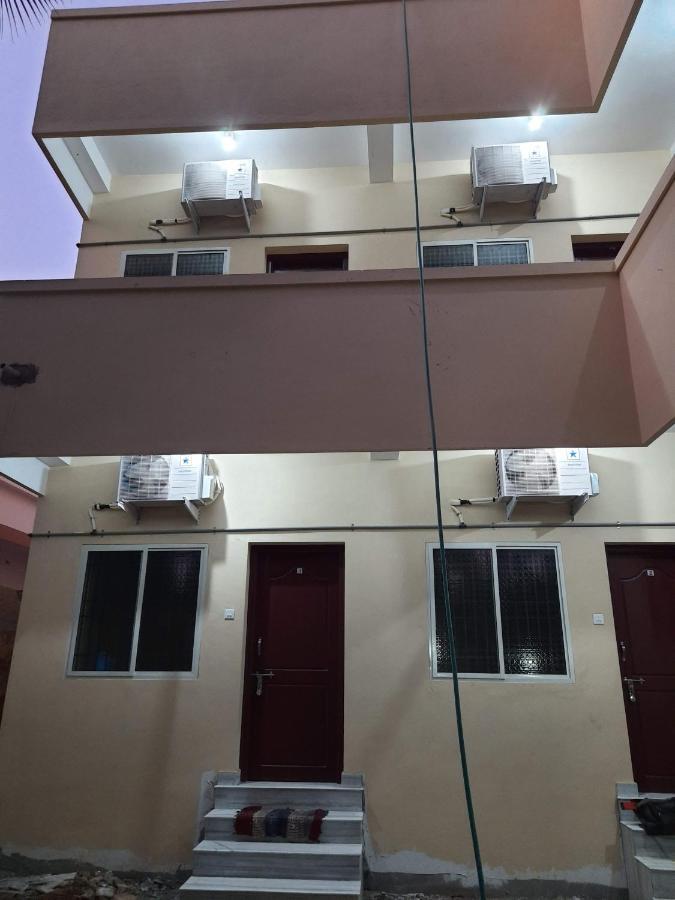 Raghavi Tourist Home Komoryn Zewnętrze zdjęcie