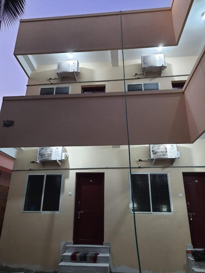 Raghavi Tourist Home Komoryn Zewnętrze zdjęcie