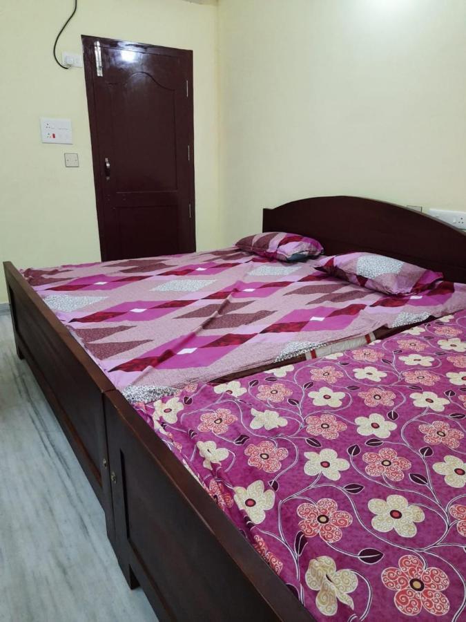 Raghavi Tourist Home Komoryn Zewnętrze zdjęcie